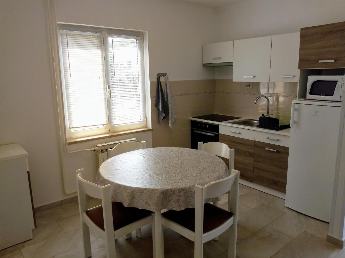 Apartment Laura Porec Bagian luar foto